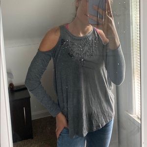 Cut out shoulder shirt